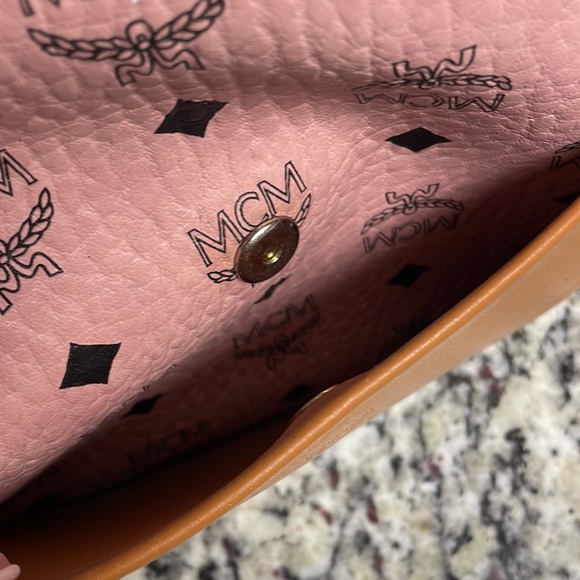 MCM Soft pink medium hobo handbag - Picture 3 of 9